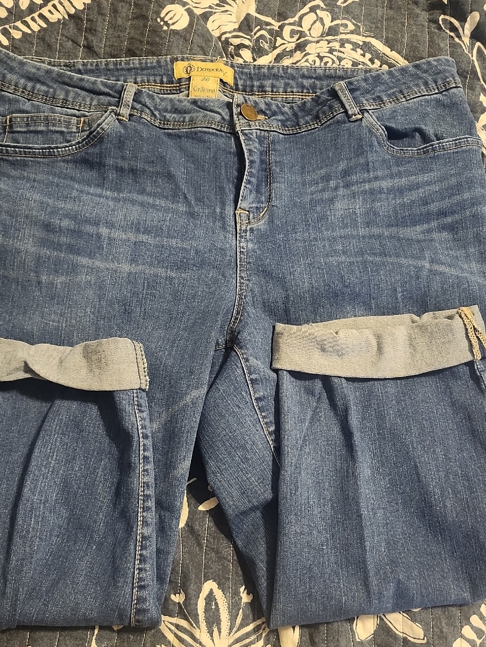 Democracy Girlfriend Blue Capri Jeans